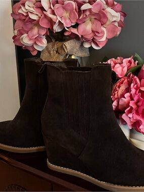 Women's Dark Brown Suede Wedge Ankle Boots